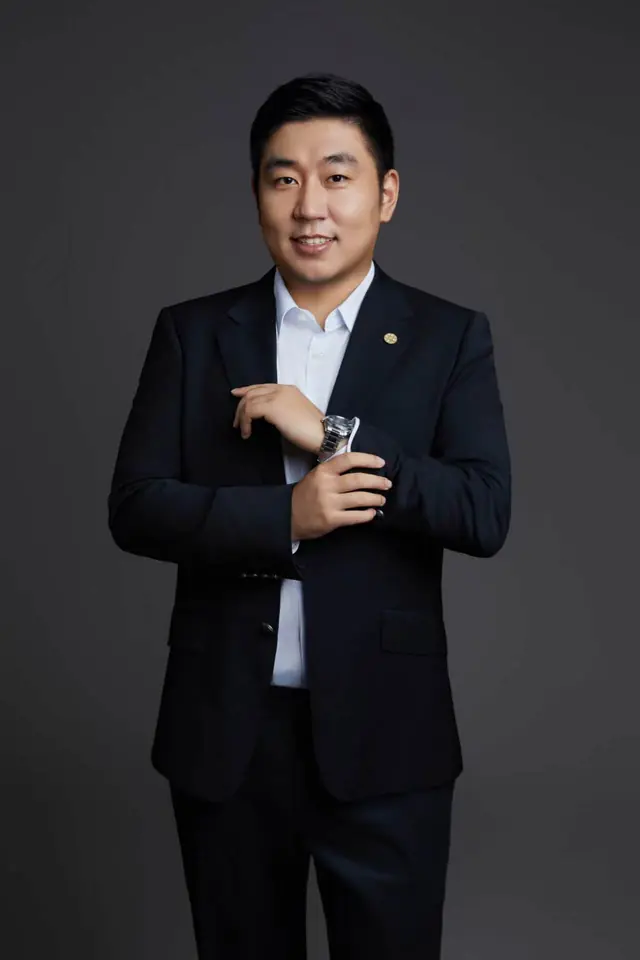 Andy (Xuejing) Du